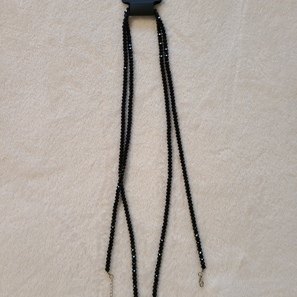 Long black stylish necklace - Picture 1 of 3